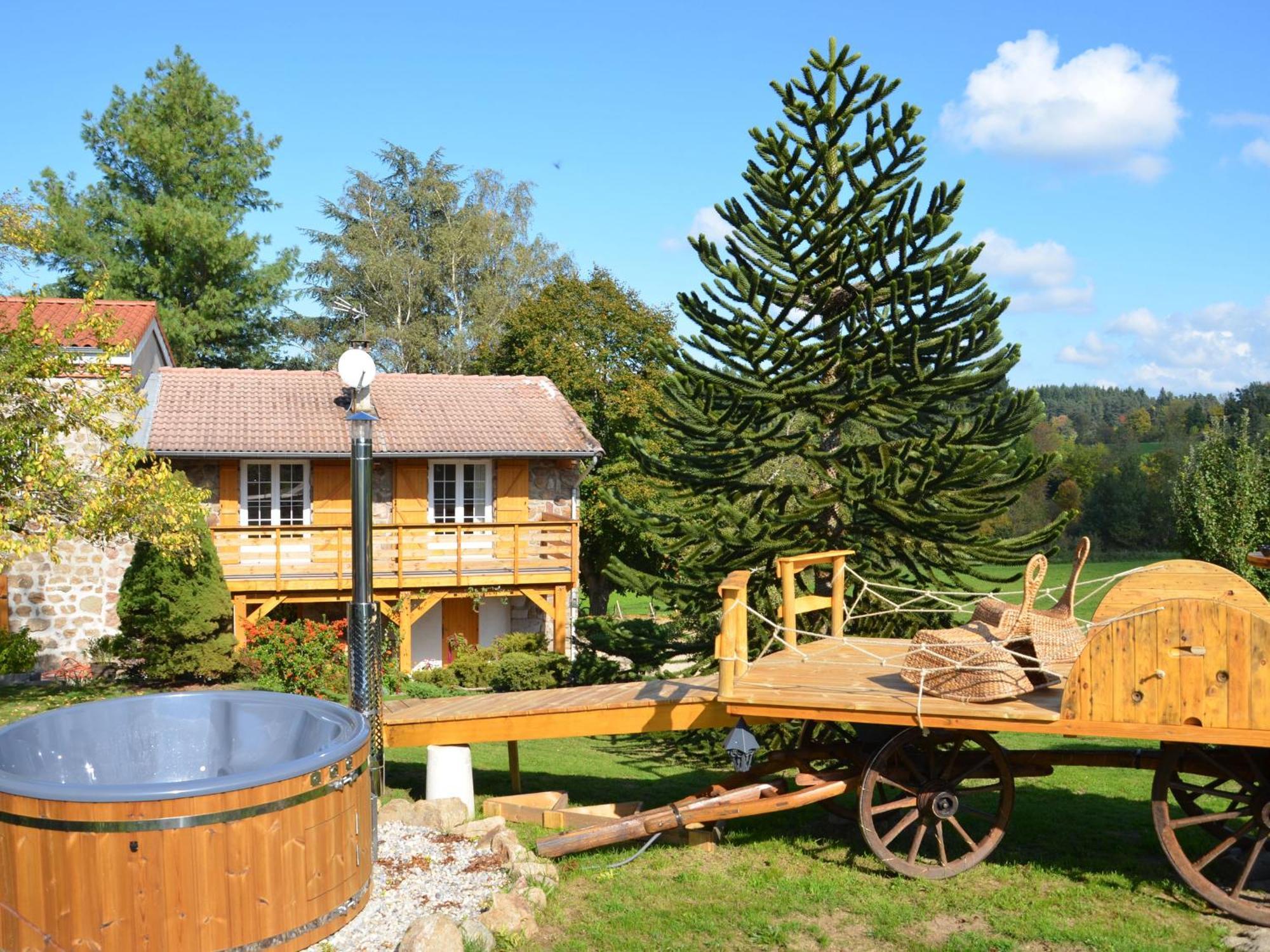 Evasion Romantique: Terrasse Privee, Bain Norvegien, Et Table D'Hotes - Bien-Etre A 1H De Lyon - Fr-1-582-474 Bed & Breakfast Monistrol-sur-Loire Exterior photo